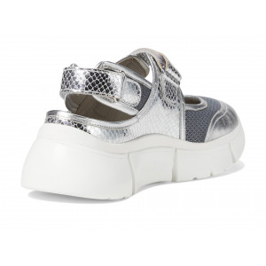 Seychelles Track Star