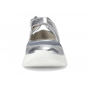 Seychelles Track Star